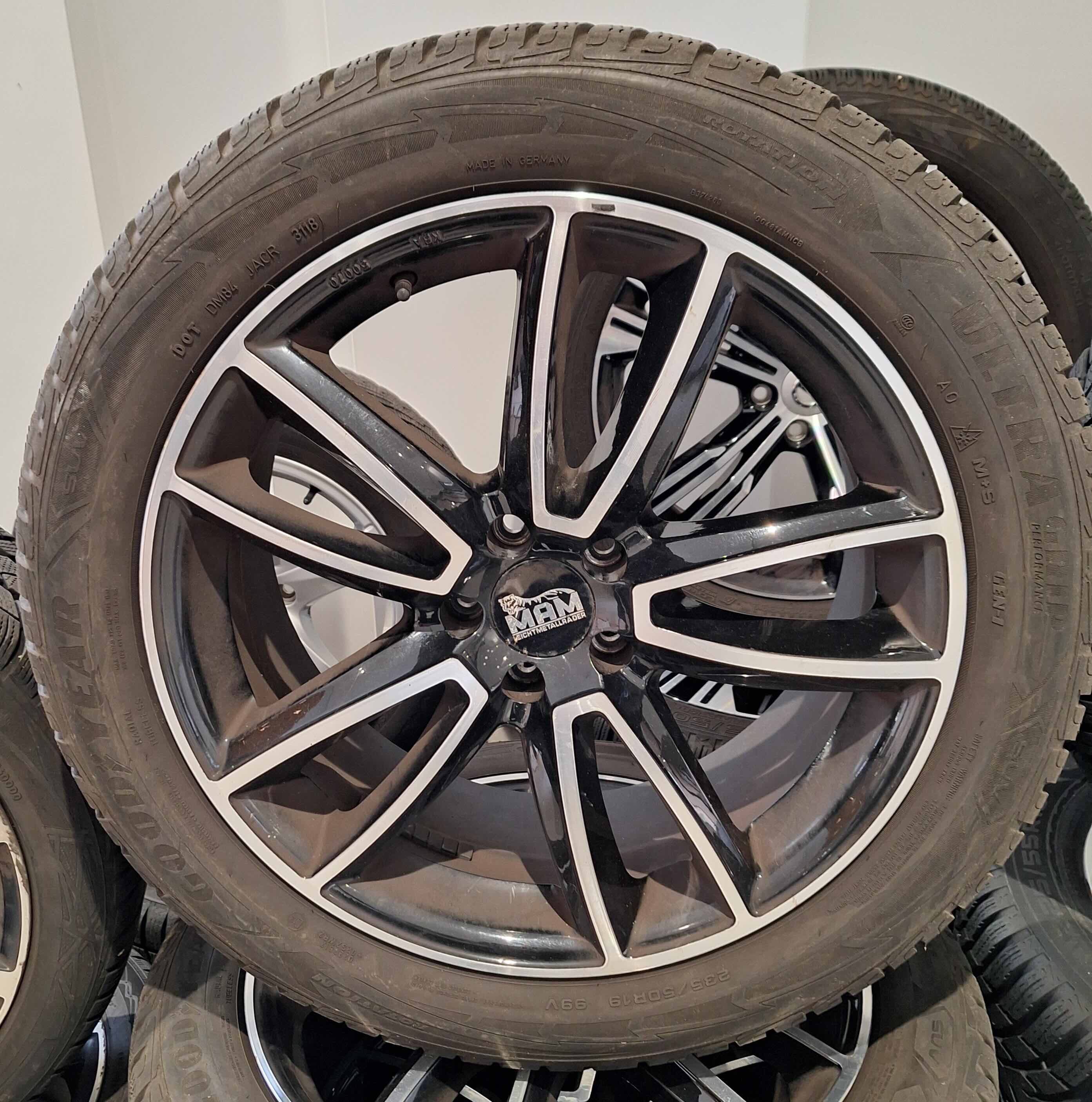 Winterwielenset_XC40_19_-_23550r19_Goodyear_-_niet_origineel_899-2-small.jpeg