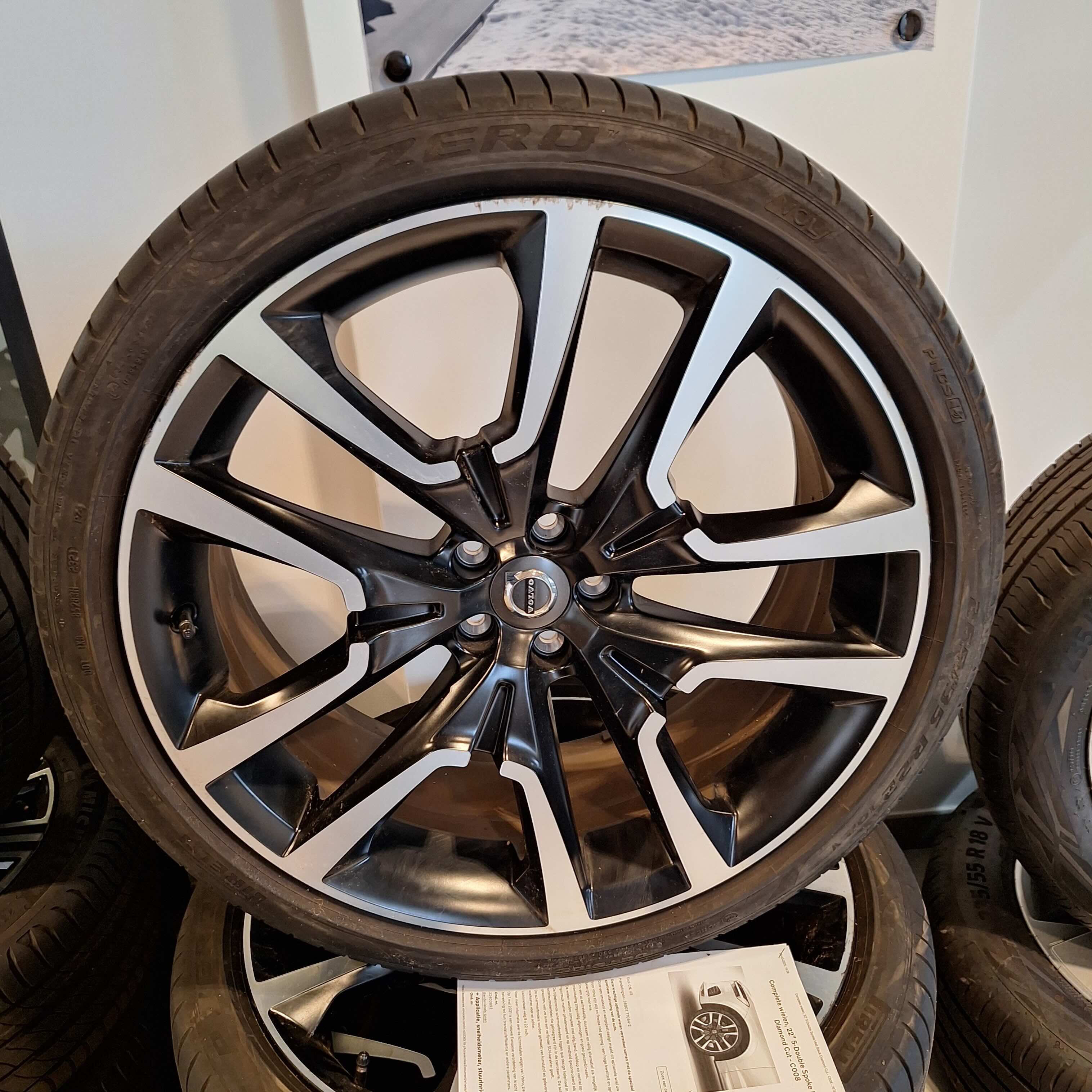 Xc_60__22_inch_zomer_set_gebruikt_____22_5-Double_Spoke_Matt_Black_Diamond_Cut_-_C008__EUR_1799_-2-small.jpeg